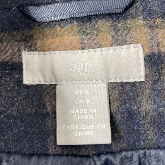 H&M Women’s Navy Blue and Tan Plaid Long Belted Two Button Jacket, size 0 - Picture 6 of 13